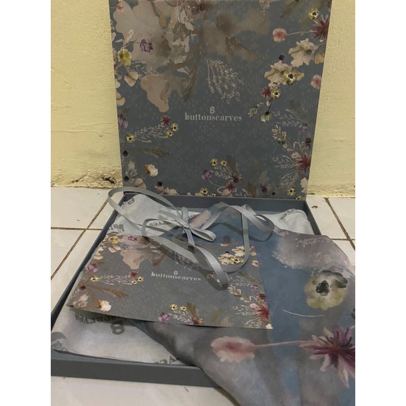 Buttonscarves Fiore Extended