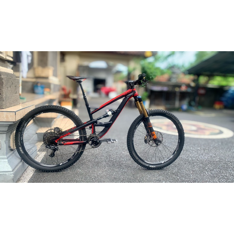 YT Capra aloy fullbike