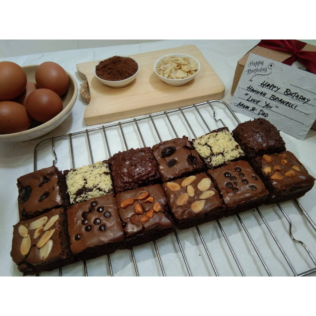 

Assorted Brownies / Brownies Mix Topping / Fudgy Brownie / Brownies Bakar /Brownies Panggang / Mix Topping