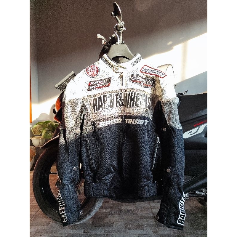 Rabbit and Wheels Combo White