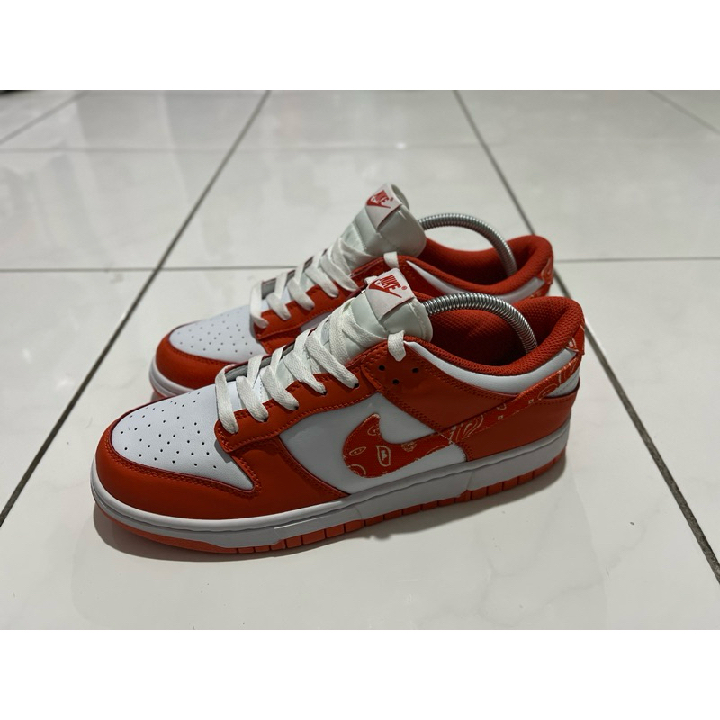 Nike dunk low paisley orange