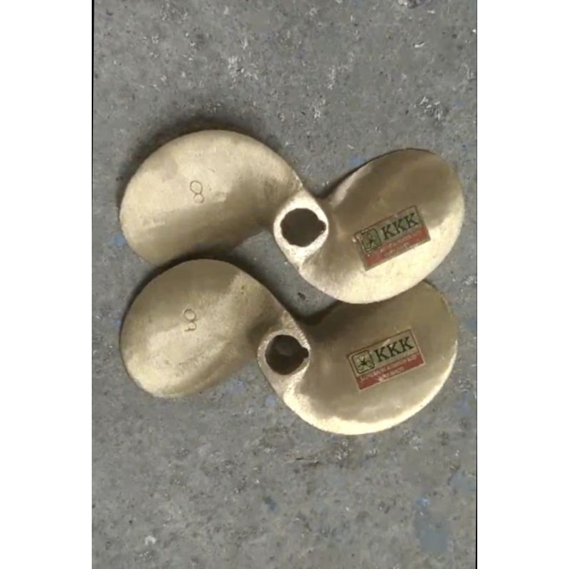 BALING-BALING PERAHU / PROPELLER DAUN 2 NO 8 KUNINGAN