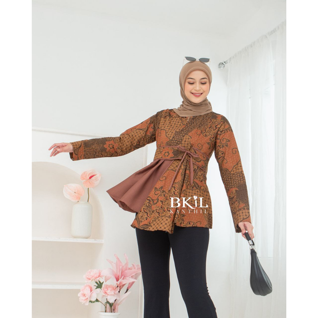 Baju Batik Wanita Modern Kantor Elegan Lengan Panjang Resleting Depan Ld 110 Kombinasi Kain Polos At