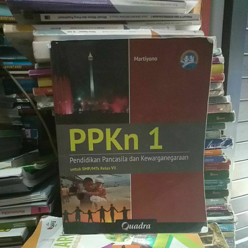 buku bekas PPKN pendidikan Pancasila dan kewarganegaraan untuk SMP kelas 7 penerbit quadra