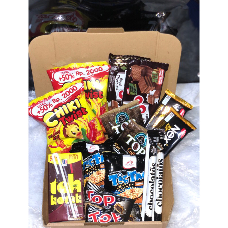 

SNACK BOX HADIAH WISUDA/HAMPERS LEBARAN