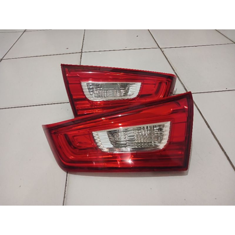 Lampu bagasi lampu mundur  Mitsubishi Outlander