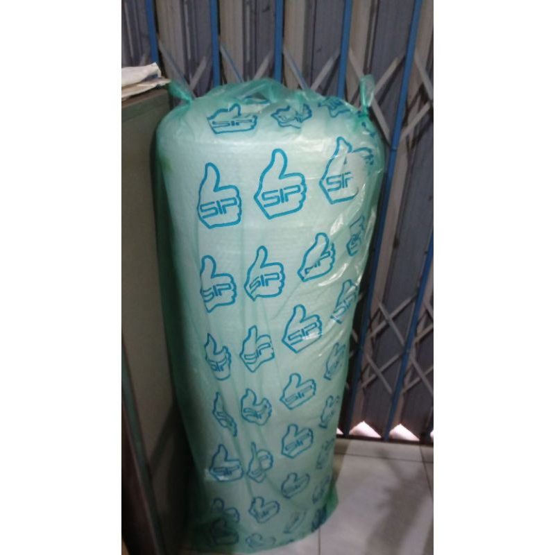 

bubble wrap bening , lebar 125cm, hrg yg tertera adalah per meter