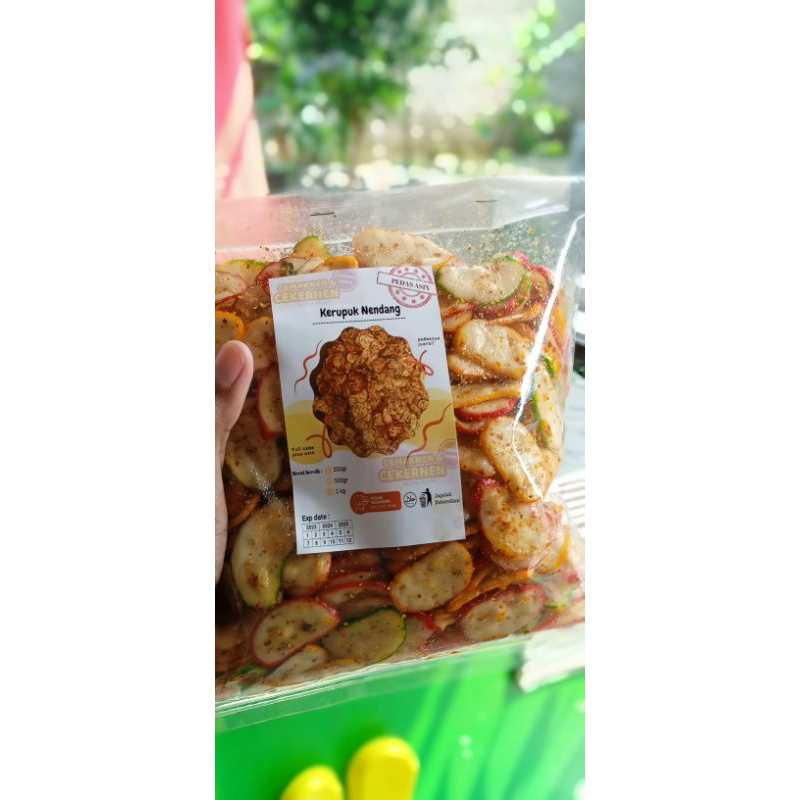 

KERUPUK NENDANG PEDESNYA JUARA