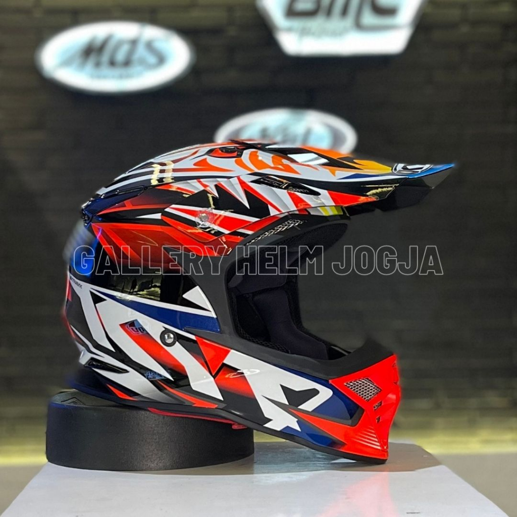 KYT SKY HAWK TEMPER RED / KYT SKYHAWK TEMPER RED / helm full face / helm berkelas / helm motocross /