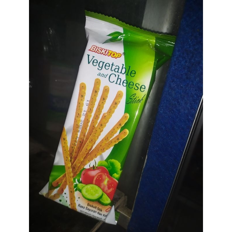 

Biskitop Vegetable Cheese Stick / Stik Sayuran