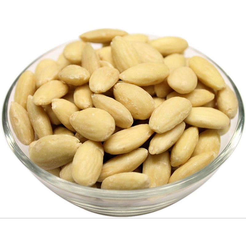 

Kacang almond utuh kupas / Raw almond whole / Almond mentah