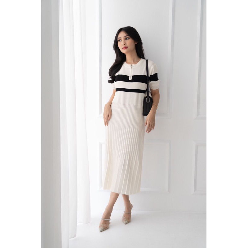 RARE Iweargracie - Eun Knit Dress in White || Claryn kina Touch up atelier luxxe studio oudre baesic duma avgal Preloved shop at velvet