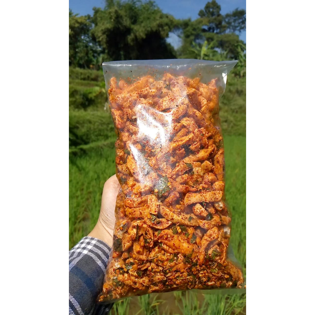 

BASRENG PEDAS DAUN JERUK 500 GRAM / Basreng pedas / basreng viral / basreng bumbu melimpah / basreng kriuk / basreng 1kg /500 gram/250 gram/basreng kering/ basreng ori daun jeruk / basreng/ makanan pedas/ cemilan / snack / bakso goreng / jajanan viral