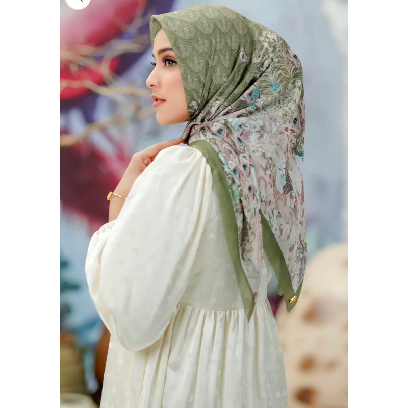 Preloved Buttonscarves series The Ederra Voal Square motif Pickle