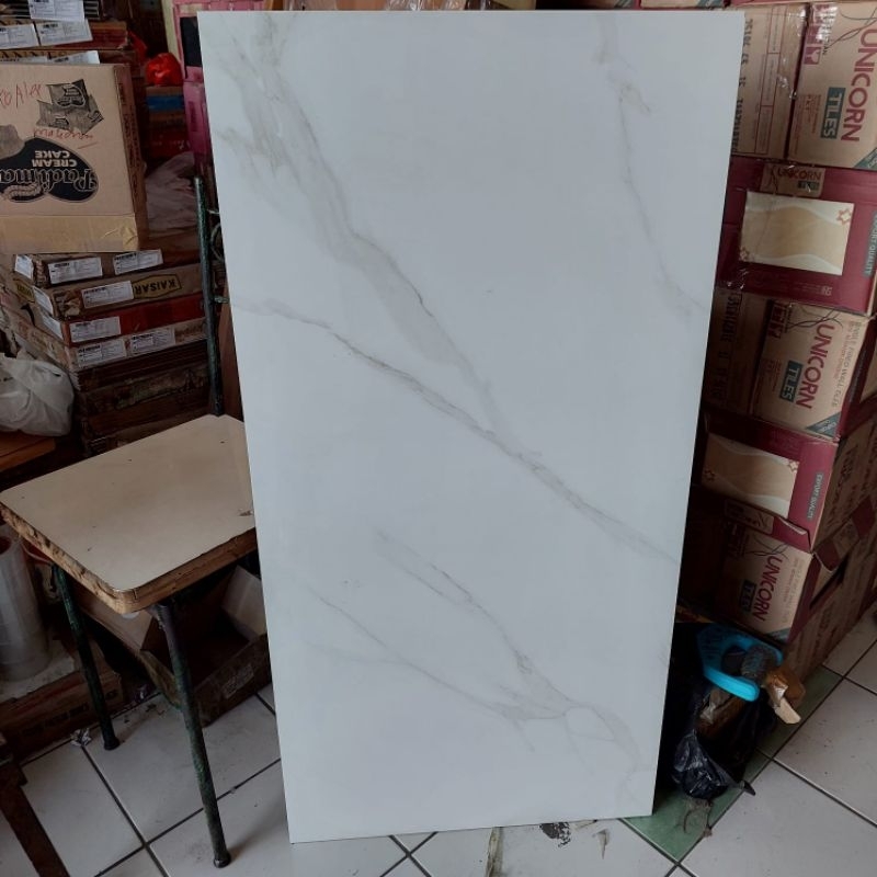 GRANIT MARMER 60x120 CARARA HITAM - PUTIH GLOSSY CORAK NANO