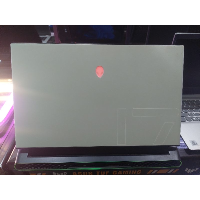 Dell alienware M17R3 core i7 gen 10