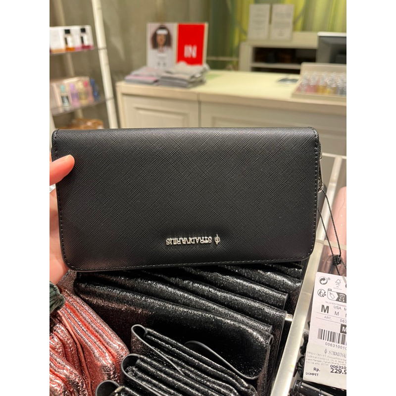 Dompet stradivarius