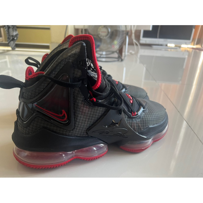 Preloved sepatu basket nike Lebron 19 ep high "bred" red-black