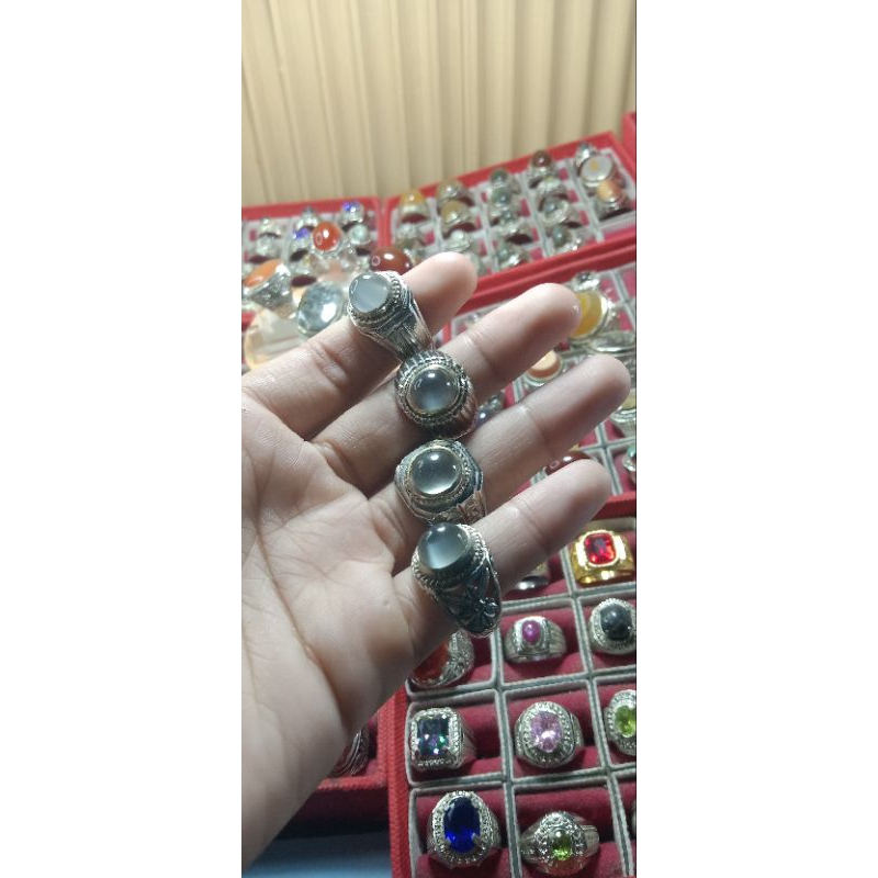 Batu akik Biduri bulan/gray moonstone