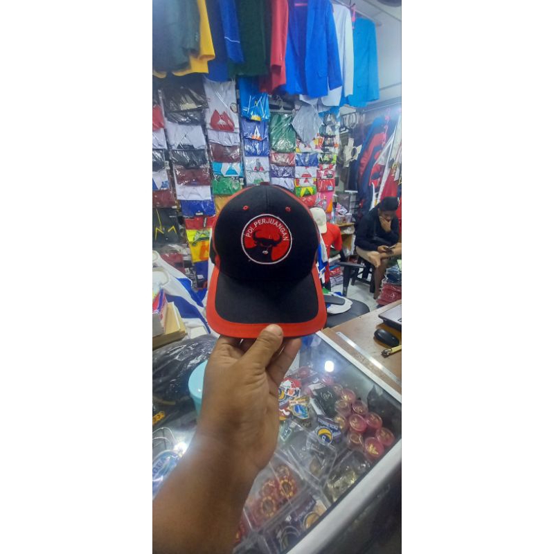 topi pdi perjuangan terbaru
