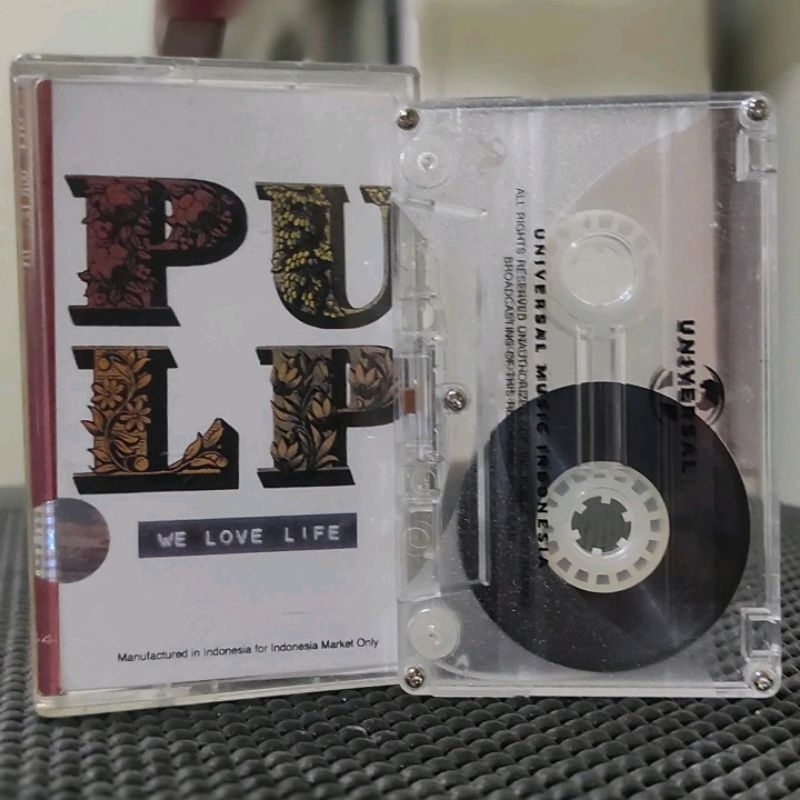 Kaset Pita Pulp - We Love Life