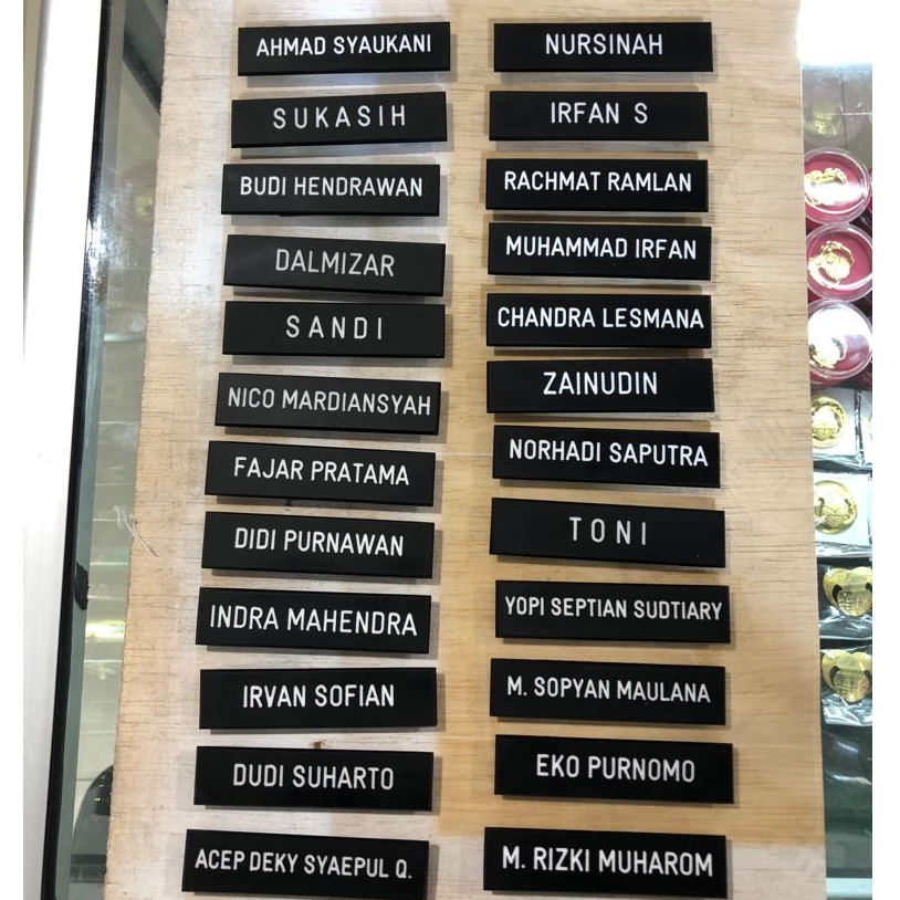 

Nama dada / Name tag grafir akrilik doff
