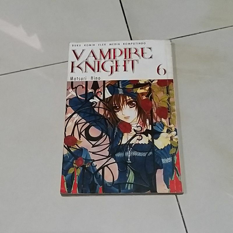 Komik bekas Vampire Knight cabutan