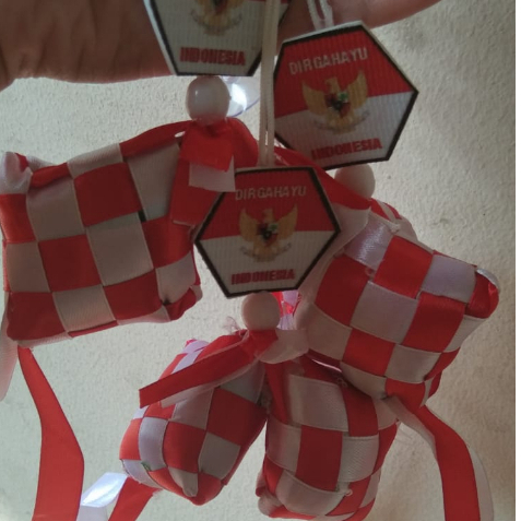 Gantungan Ketupat Merah Putih Hiasan Mobil // Gantungan Kaca Ketupat Pita Jepang