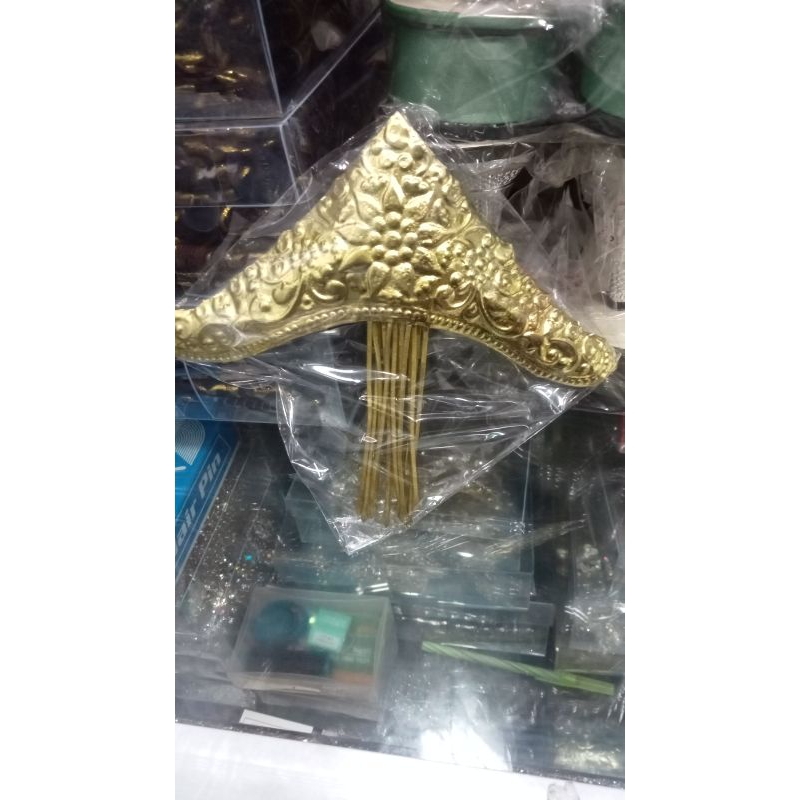 Sari Ayu/Gunungan Anak