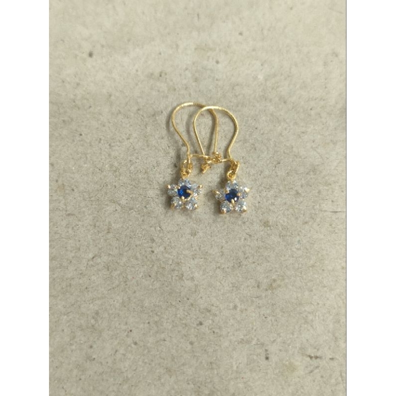 anting desi bandul bunga mata putih biru 1/2 gram emas muda