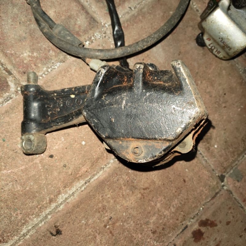 Kaliper rem depan gl100 / cb100 full set