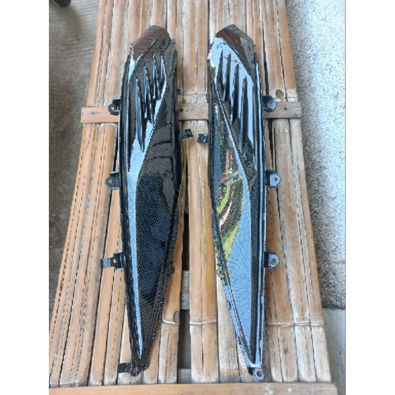 sambungan body samping Vario 110 fi karbon