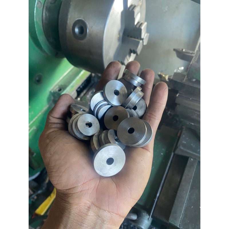 Buat as laher folding gate, aslinya pake plastik selalu cepat aus