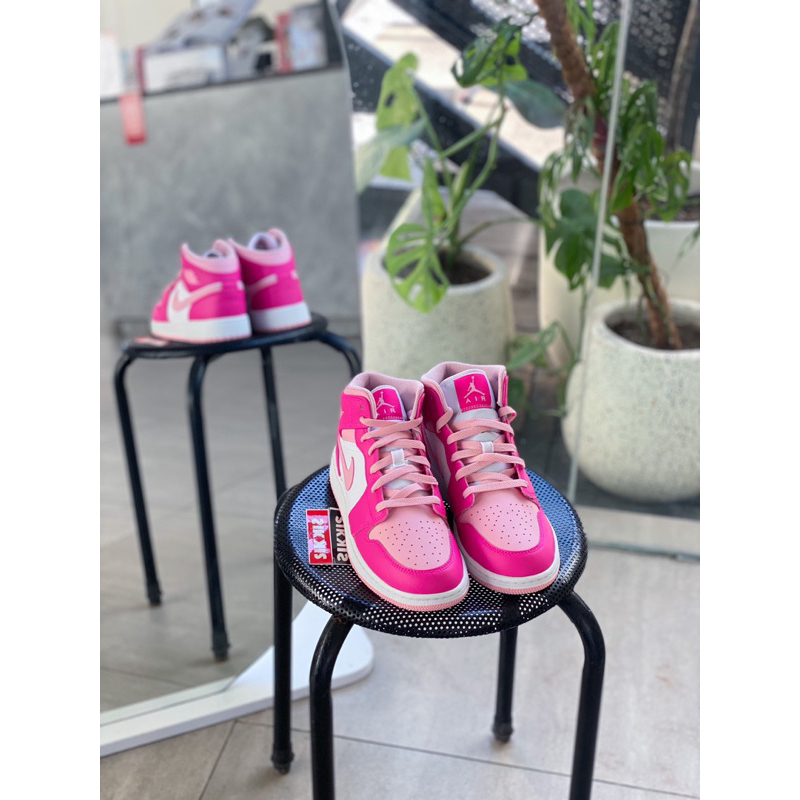 JORDAN MID " FIERCE PINK "