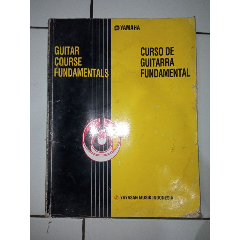 Buku Les Gitar dari Yamaha - Guitar Course Fundamental (Preloved)