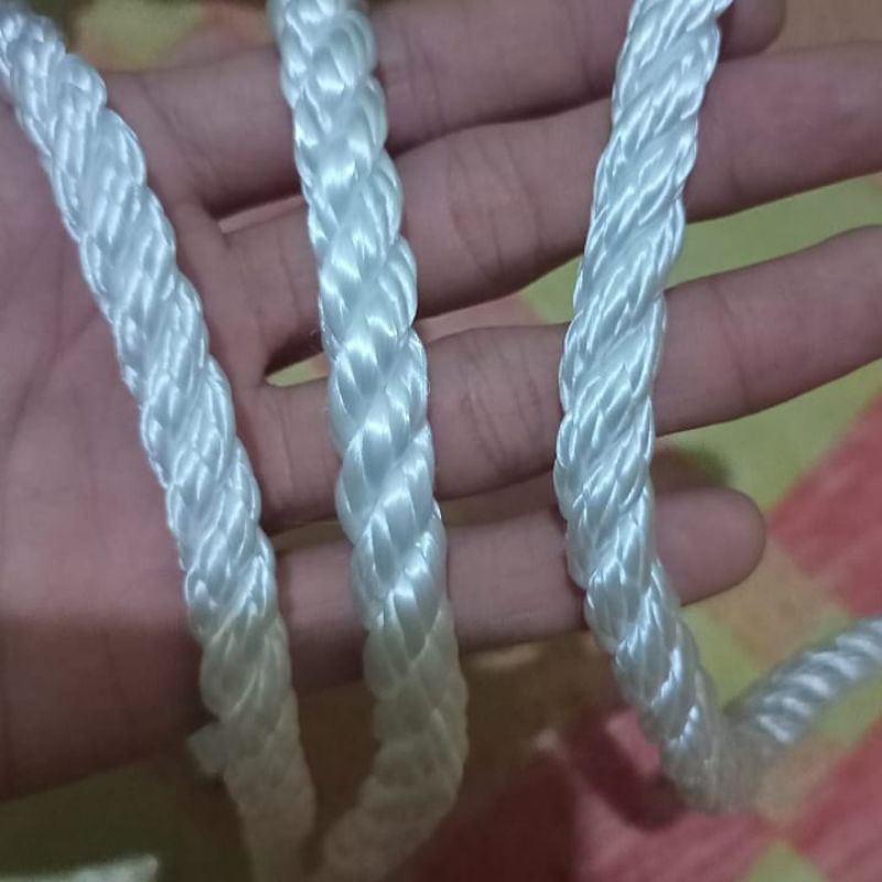 tali tambang nilon 8mm. tali tambang nilon panjang 25m. tambang hammock. tali serbaguna. tali tiang 