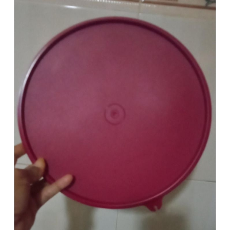 Seal giant canister 8.4 liter tupperware