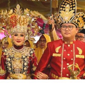 Set mahkota Gorontalo/baju adat Gorontalo/mahkota gorontalo