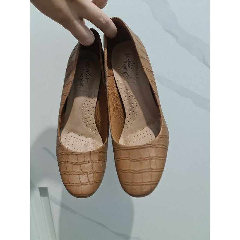 Sepatu DexFlex Comfort (Payless)