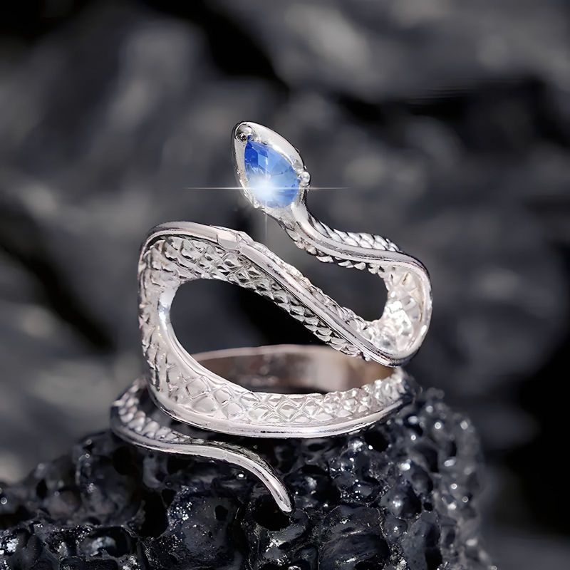 Cincin Elegan Desain Ular Zircon Biru Imitasi / Imitation Blue Zircon Snake (Adjustable)