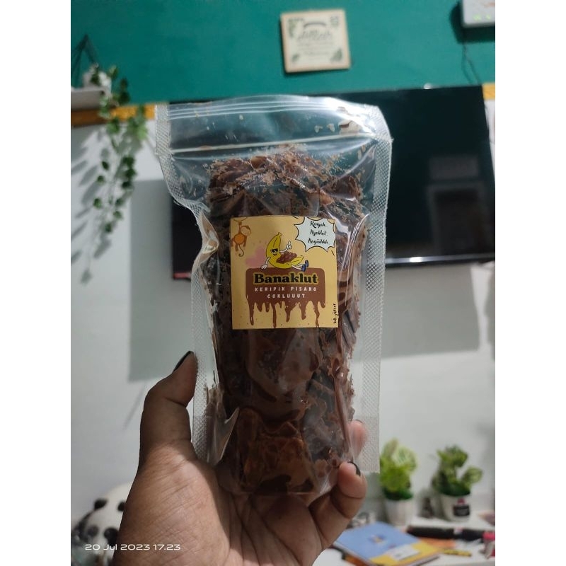 

BANAKLUT BANANA COKLUT KRIPIK PISANG COKLAT LUMER