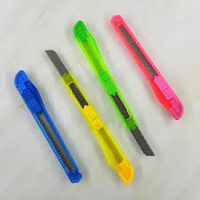 

TULAS_TULIS Jual PISAU CUTTER MINI LUCU / PISAU CUTTER PEMOTONG KERTAS