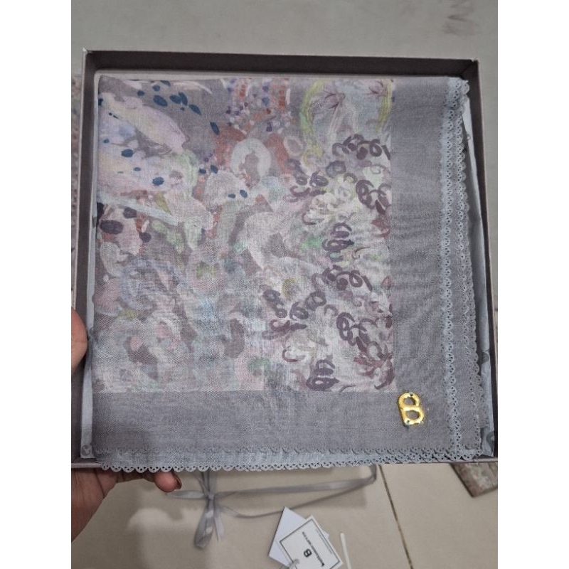 PL Buttonscarves ederra glacier