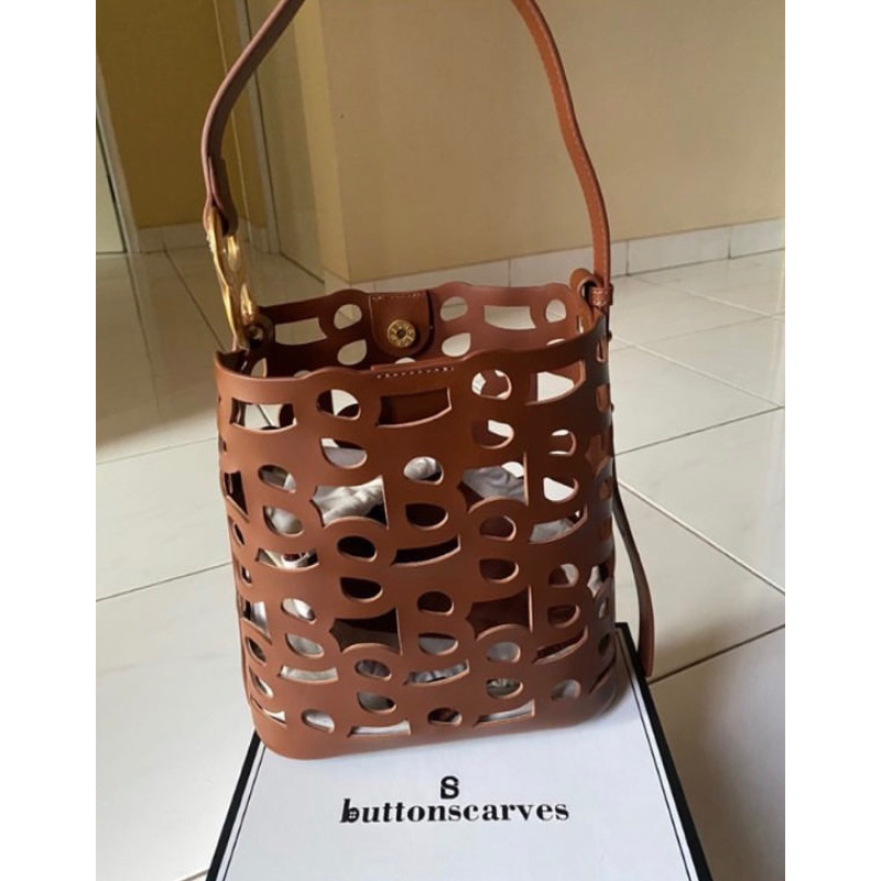 Clea Bucket Bag Buttonscarves Brown