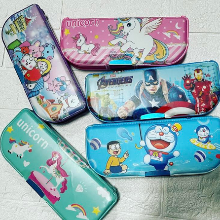

ID TEMPAT PENSIL MAGNET PENCIL CASE KARAKTER PC 1823 TAKASIMURA STORE