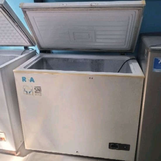 Chest Freezer Box RSA CF 210, Kapasitas 200 Liter, 120 Watt, SECOND SIAP PAKAI, Bandung &amp; Sekitarnya.