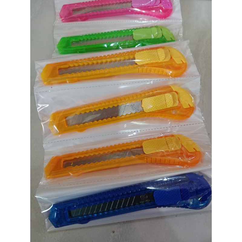 

(12pcs)CUTTER BESAR GOLDEN |CUTTER WARNA WARNI MURAH