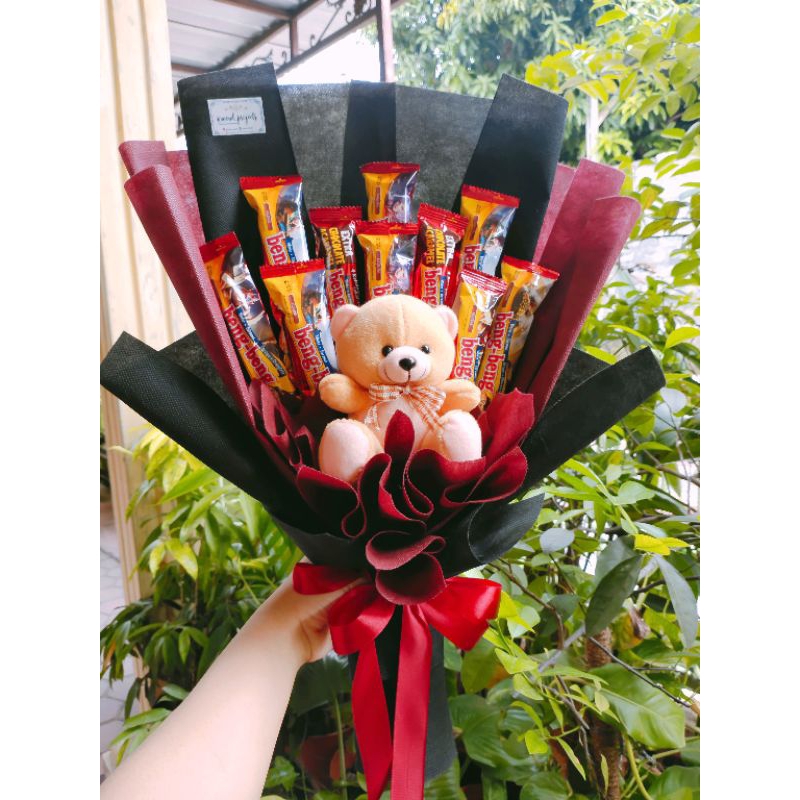Buket Cokelat Beng-Beng Bucket Coklat Beng-Beng Boneka Teddy Bear Boneka Karakter Lucu Boneka Wisuda