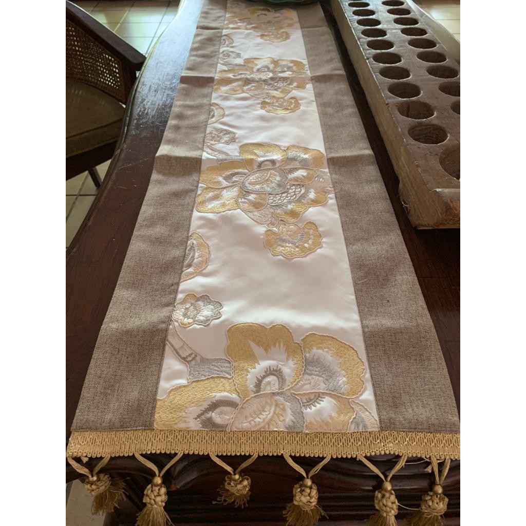 Taplak Meja panjang Table runner Sutra mewah