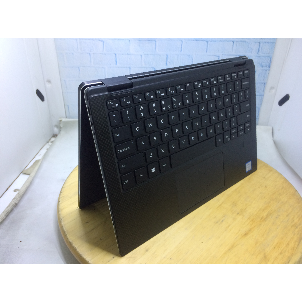 DELL XPS 13 9365 I7 7Y75 256GB SSD 8GB RAM 2IN1 TOUCH CAM BACKLIT
